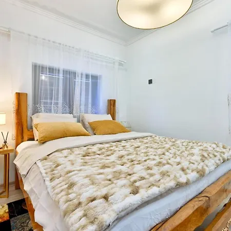 2 Bedroom Cozy In Gornja Ploscica Ruskovac