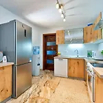 2 Bedroom Cozy In Gornja Ploscica *