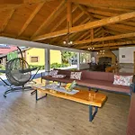 Prázdninový dům 2 Bedroom Cozy In Gornja Ploscica *