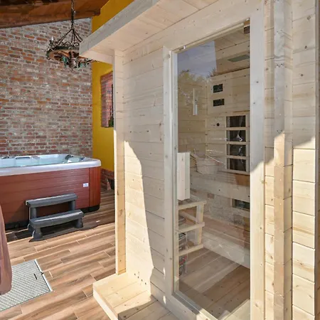 2 Bedroom Cozy In Gornja Ploscica 別荘 *