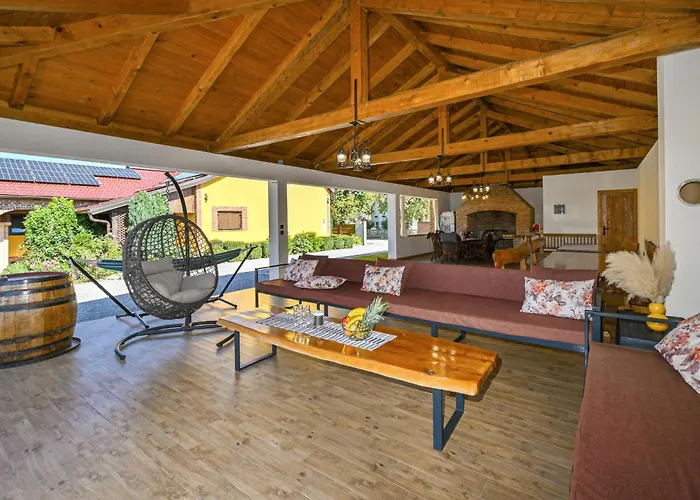 Holiday home 2 Bedroom Cozy In Gornja Ploscica *