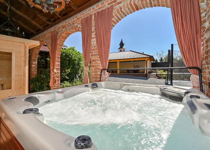 2 Bedroom Cozy In Gornja Ploscica Holiday home Ruskovac